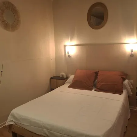 Centre Terrasse Apartment